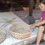 Pengerajin ayaman bambu Ni Luh Sudiartini