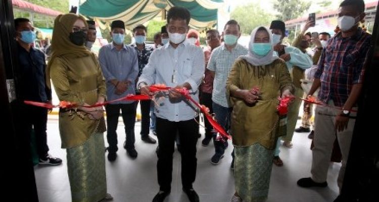 Meresmikan medical zada oleh walikota batam