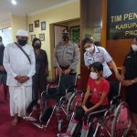 Ny. Surya Adnyani Mahayastra, Serahkan Bantuan Kursi Roda Bagi Penyandang Disabilitas