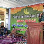 Wabup Patriana Krisna pada saat menghadiri Hari Raya Isra’Miraj Nabi Mohamad SAW 1442 Hijriah, didampingi oleh Ny. Indah Patriana bertempat di Masjid Baiturahim oleh umat muslim Dusun Banyubiru, Desa Kaliakah, Kecamatan Negara, diselenggarakan dengan mematuhi prokes, Kamis (11/3). Wabup Patriana Krisna pada saat menghadiri Hari Raya Isra’Miraj Nabi Mohamad SAW 1442 Hijriah, didampingi oleh Ny. Indah Patriana bertempat di Masjid Baiturahim oleh umat muslim Dusun Banyubiru, Desa Kaliakah, Kecamatan Negara, diselenggarakan dengan mematuhi prokes, Kamis (11/3).