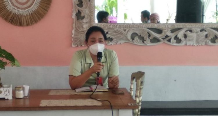 Ket Poto. Plt. Direktur RSU Negara dr. Ni Putu Eka Indrawati