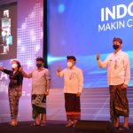 Ket foto : Pj. Sekda Kota Denpasar, I Made Toya mewakili Wali Kota Denpasar didampingi Kadis Komunikasi Informatika dan Statistik, I Dewa Made Agung saat menghadiri peluncuran program Kominfo secara hybrid di Hotel Aston Denpasar pada Kamis (20/5/2021).