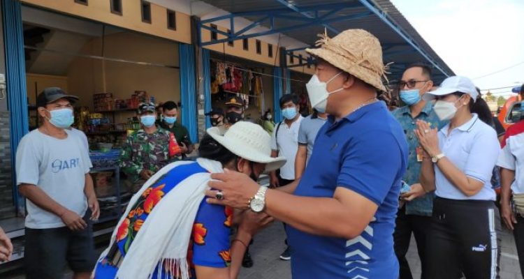 Ket Poto, Bupati Jembrana I Nengah Tamba Kunjungi Pasar Lelateng Ket Poto, Bupati Jembrana I Nengah Tamba Kunjungi Pasar Lelateng