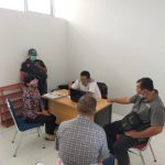 Ket Poto, Sejumlah kontraktor Melawi mendatangi Kantor panitia  layanan pengadaan barang dan jasa Kabupaten Melawi yang terletak di Kantor Bupati Melawi, Jumat (21/5/2021) pagi.