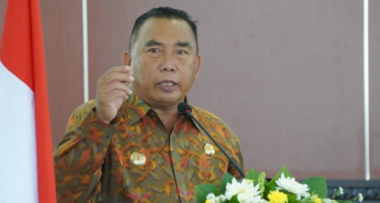 Ket poto, Bupati Jembrana I Nengah Tamba SH