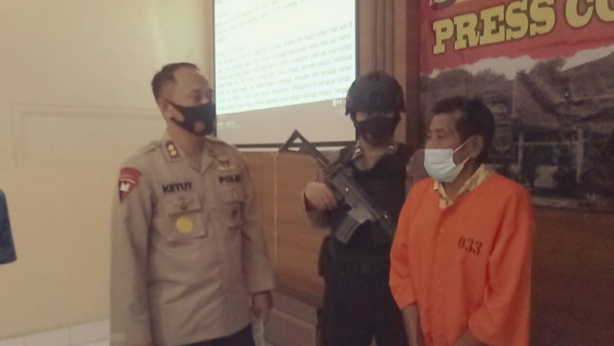 Ya Gusti! Kakek Dengan Nafsunya Melorotkan CD Anak Dibawah Umur