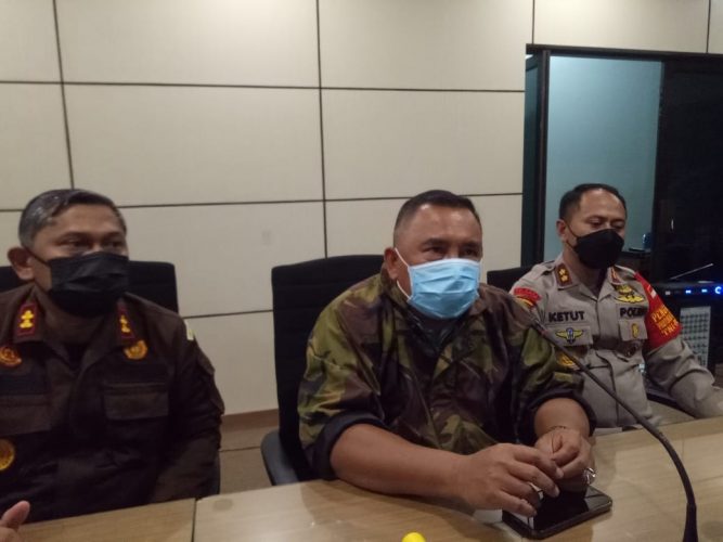 Bupati Jembrana I Nengah Tamba SH didampingi oleh Kapolres Jembrana AKBP I Ketut Gede Adi Wibawa SIK, Kejari Jembrana Triono Rahayudi,