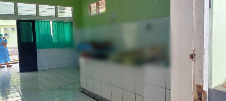 Ket poto: Mayat terapung ditemukan oleh nelayan sudah berada di ruang jenazah RSU Negara