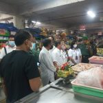Ket foto : Tim TPID Kota Denpasar melaksanakan Pemantauan Stok Barang dan Harga Pangan dengan menyasar Pasar Badung dan CV. Sumber Pangan Buluh Indah