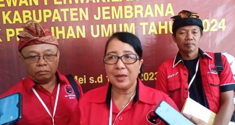 Ket poto: Sekretaris DPC PDIP Jembrana Ni Made Sri Sutharmi Ket poto: Sekretaris DPC PDIP Jembrana Ni Made Sri Sutharmi