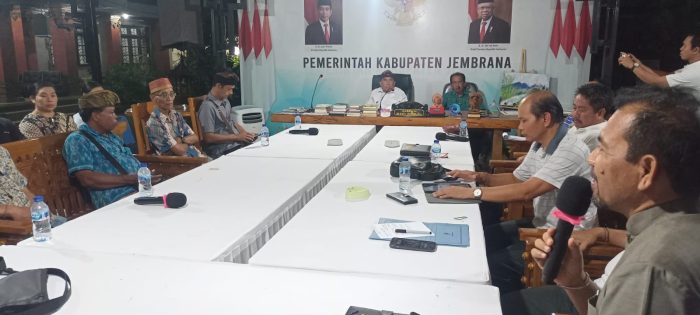 Ket poto: Prtemuan penyanding Pasar Umum Negara dengan Buparti Jembrana I Nengah Tamba