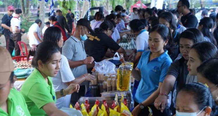 Ket poto: Kegiatan pasar murah di Jembrana