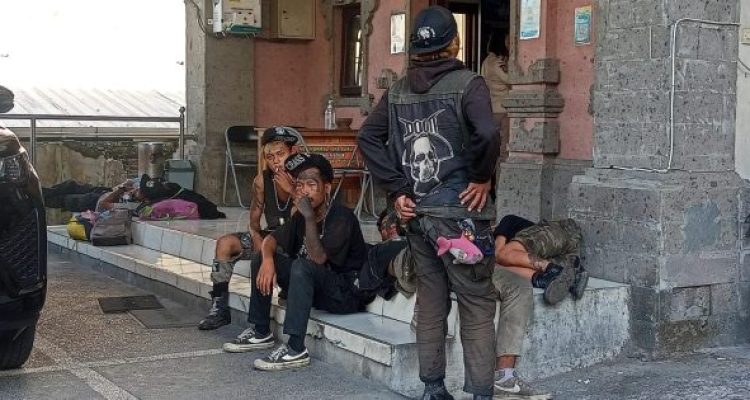 Ket poto: Anak pung yang berhasil diamankan Satpol PP Jembrana