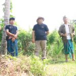 Ket poto: Bupati Jembrana I Nengah Tamba pantau abrasi di Pantai Candikusuma Ket poto: Bupati Jembrana I Nengah Tamba pantau abrasi di Pantai Candikusuma