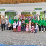 Ket poto: Dandim Tegal bersama anak yatim di Desa Kedungkelor. Ket poto: Dandim Tegal bersama anak yatim di Desa Kedungkelor.