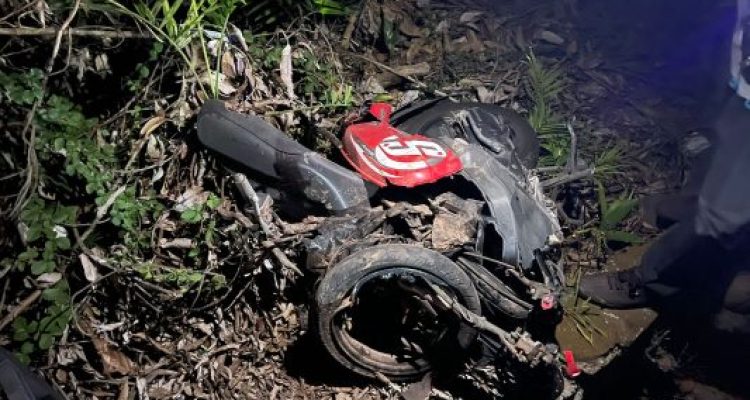 Ket poto: sepeda motor korban dengan keadaan ringsek Ket poto: sepeda motor korban dengan keadaan ringsek