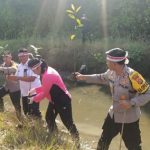 Ket poto: Kegiatan penanaman ribuan bibit pohon mangrove di Budeng, Kecamatan Jembrana Ket poto: Kegiatan penanaman ribuan bibit pohon mangrove di Budeng, Kecamatan Jembrana