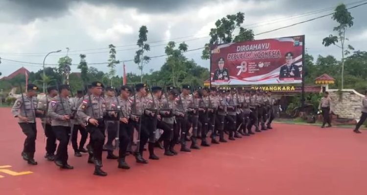 Ket poto: Polres Bintan Kirim pasukan amankan Kantor Gubernur Kepri