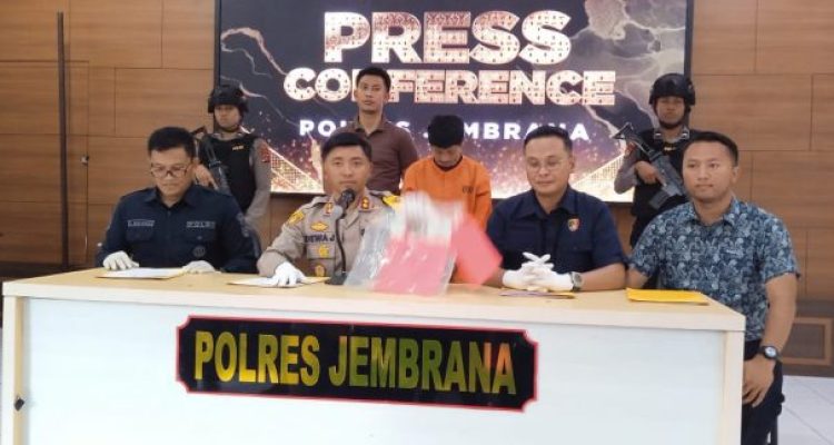Ket poto: Kapolres Jembrana AKBP I Dewa Gde Julianan ungkap kasus curamor