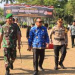 Ket poto: apel gelar pasukan Operasi Mantap Brata Agung 2023-2024 di Lapangan Pecangakan, Jembrana