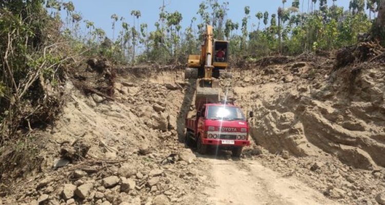 Ket poto; Lokasi galian C di Banjar Munduk Kemoning