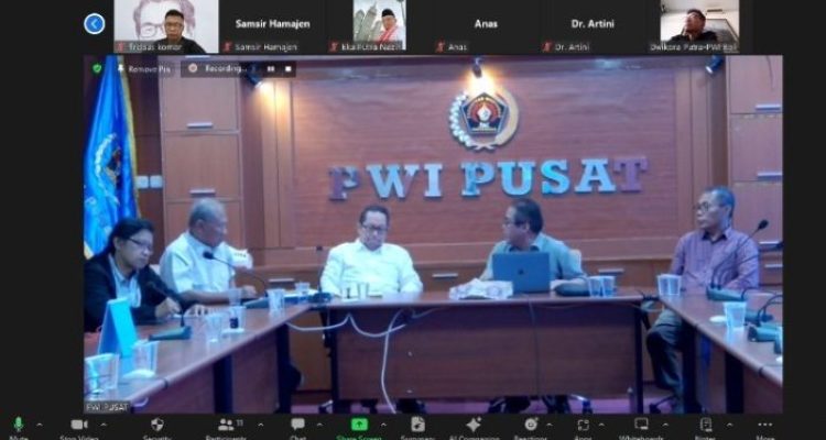 Ket poto: Rapat Gabungan Bidang dan Komisi Pendidikan PWI di kantor PWI Pusat di Jakarta