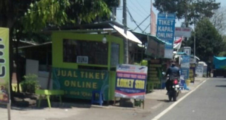 Ket poto: Gerai tiket online di Kelurahan Gilimanuk Ket poto: Gerai tiket online di Kelurahan Gilimanuk