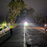 Ket poto: petugas kepolisian melakukan olah TKP setelah kecelakaan maud di Jalan Raya Jurusan Denpasar-Gilimanuk KM 78-79 Banjar Tegak Gede Desa Yehembang Kangin Kecamatan Mendoyo Kabupaten Jembrana