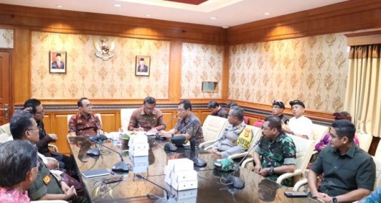 Ket poto: pertemuan Walikota Denpasar, I Gusti Ngurah Jaya Negara bersama Forum Koordinasi Pimpinan Daerah (Forkopimda) Denpasar,