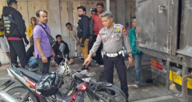 Ket Poto: kondisi sepeda motor koban setelah tabrak truk bok