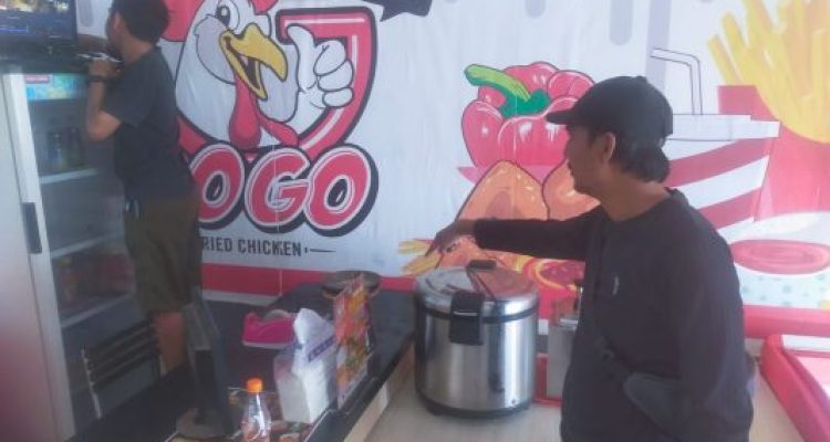 Ket poto: mesin kasir di bawa kabur pencuri