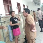 Ket poto: Tim Gabungan melakukan sidak disalah satu rumah kos di Kelurahan Gilimanuk