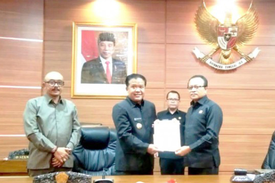 Dprd Bangli Eksekutif Sahkan Perda Pajak Dan R 800 2023 10 14 102726 0