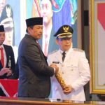 Ket poto: Penjabat (Pj) Gubernur Jawa Tengah Nana Sudjana melantik Agustyarsyah menjadi Pj Bupati Tegal di Gedung Gradhika Bhakti Praja, Kota Semarang,