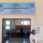 Ket poto: Kantor Dukcapil Jembrana pindah di Gedung Ir Suekarno Ket poto: Kantor Dukcapil Jembrana pindah di Gedung Ir Suekarno