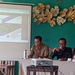 Ket poto: Asisten Setda Made Dwi Maharimbawa membuka bimtek bertajuk "peran jurnalis dan praktisi kehumasan mendukung penyebarluasan informasi pada strategi branding daerah dan optimalisasi pengembangan potensi dan pendapatan daerah. Dengan melibatkan praktisi kehumasan dibagian Prokopim dan Dinas Kominfo termasuk para awak media berlangsung Senin (15/1) di Nirwana Garden Dauhwaru.