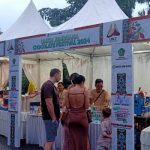 Ket poto: stand festival coklat dikunjungi WNA Mancanegara