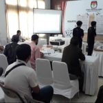 Ket poto: Proses rekapitulasi di salah satu kantor camat di Jembrana