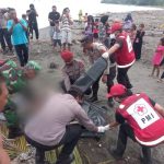 Ket poto: Tim Gabungan evakuasi mayat Mr. X di Pantai Candikusuma