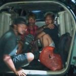 Ket poto: 3 pelaku di serahterimaka oleh Polsek Mendoyo kepada Polsek Kuta Badung