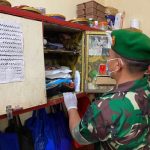 Ket poto: Petugas dari Kodim Jembrana menggeledah salah satu blok hunian di Rutan Negara Ket poto: Petugas dari Kodim Jembrana menggeledah salah satu blok hunian di Rutan Negara