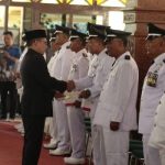 Ket poto: Kepala Desa di Kabupaten Tegal terima surat keputusan (SK) perpanjangan masa jabatan selama dua tahun Ket poto: Kepala Desa di Kabupaten Tegal terima surat keputusan (SK) perpanjangan masa jabatan selama dua tahun