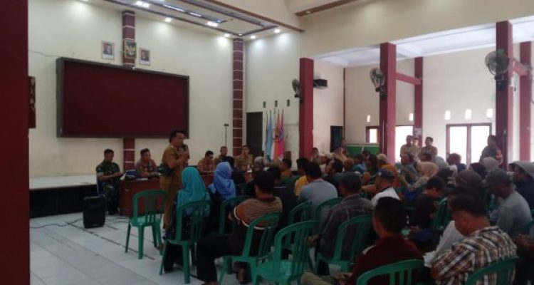 Ket poto: pelantikan Plt Kepsek SMKN 1 Warureja