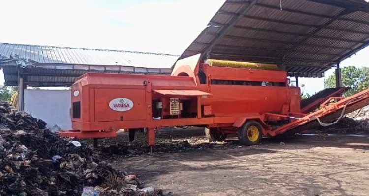 Ket poto: Mesin pengolahan sampah di TPA Peh