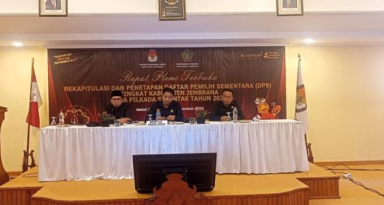 Ket poto: KPU gelar rapat pleno terbuka rekapitulasi dan Penetapan Daftar Pemilih Sementara (DPS) tingkat Kabupaten Jembrana pada pilkada serentak 2024