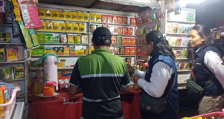 Ket poto: Salah satu Kios Jamu Tradisional di Jembrana disidak BPOM Ket poto: Salah satu Kios Jamu Tradisional di Jembrana disidak BPOM