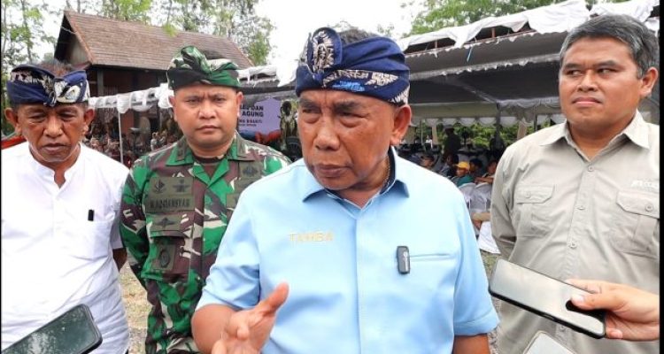 Ketpoto: Bupati Jembrana I Nengah Tamba