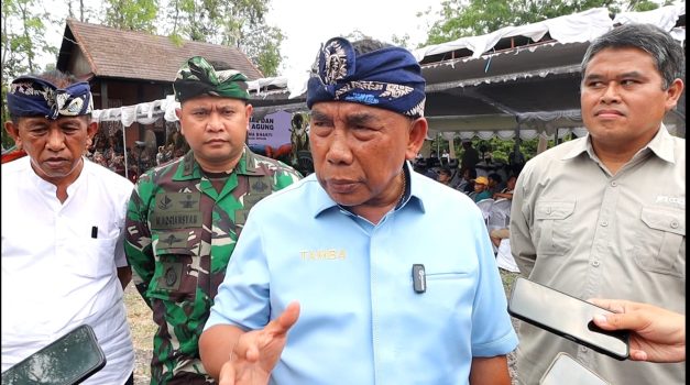 Ketpoto: Bupati Jembrana I Nengah Tamba