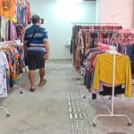 Ket poto: salah satu pedagang pakaian yang mengalami kebanjiran