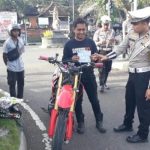 Ket poto: Salah satu pengendara motor terjaring razia